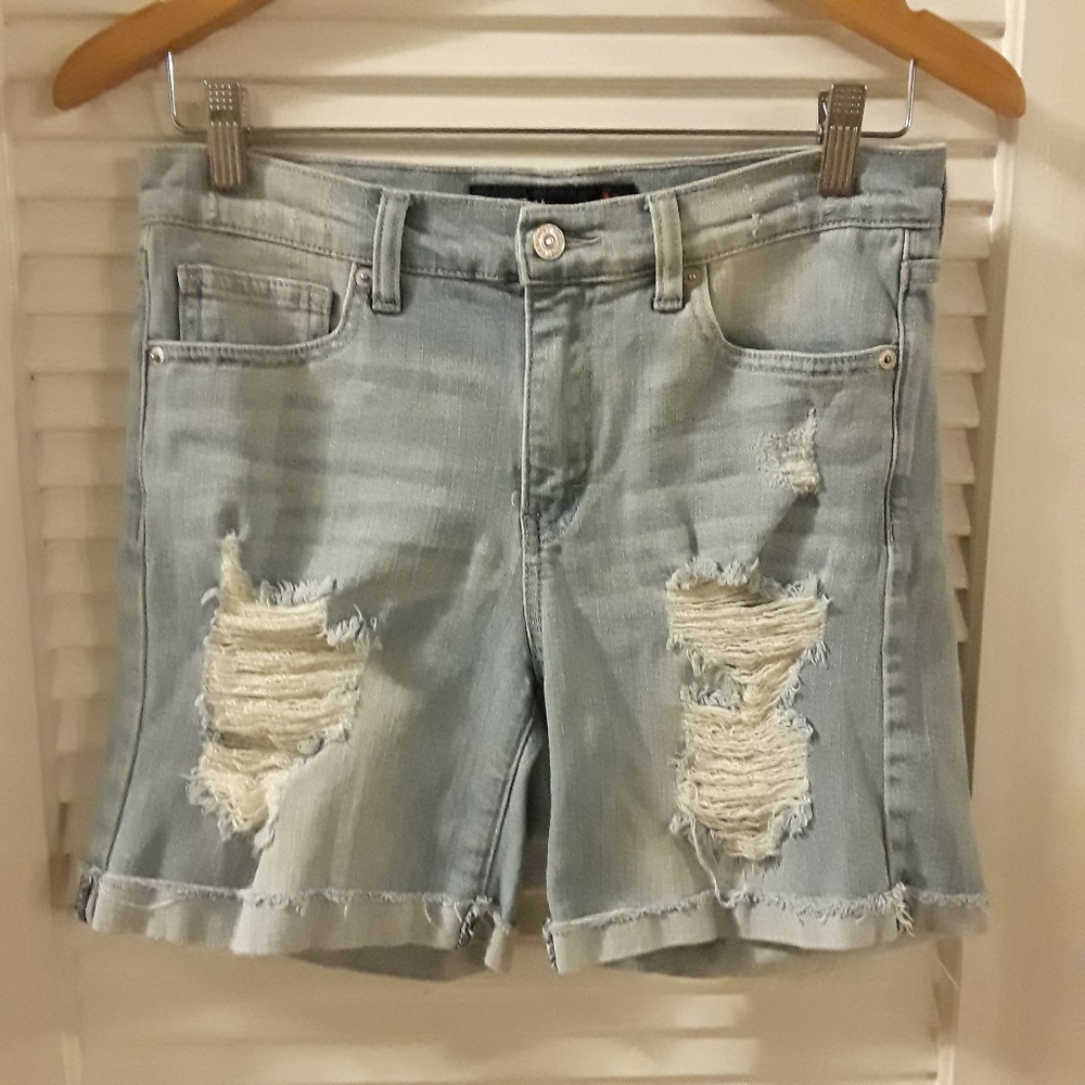 Just USA Womens Jean Shorts Size M Denim Bermuda  Distressed Light Wash Mid